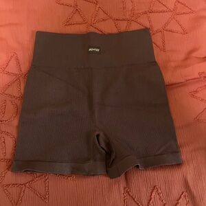 Bo+Tee Ribbed Brown Bike Shorts | Size Large